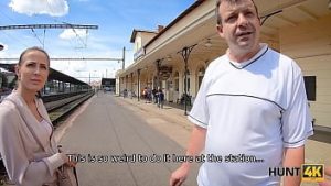 Turista luata din gara si platita pentru sex