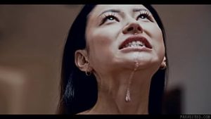 Video cu femei pasionale care sug pula si sunt stropite cu sperma