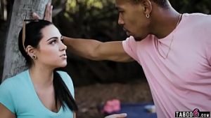 Cuplu filmat cand face sex lent neprotejat