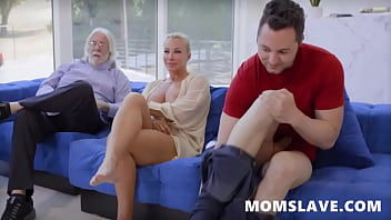 Porno incest pasional neprotejat cu fiul vitreg si sperma pe tate