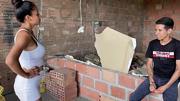 Mamica singura sex pe santier cu tanar constructor