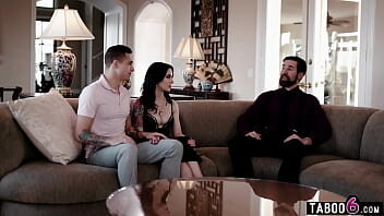 Anna devine menajera dupa ce se fute total