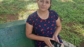 Abordata spontan in parc si platita pentru sex