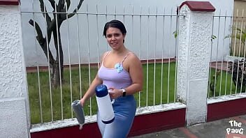 Paula are bucile mari si e fututa pe la spate