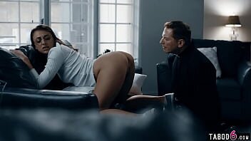 Sta capra sa fie linsa in pizda si dezvirginata anal