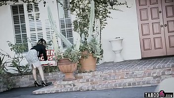 Sex scurt si dur cu vecina nervoasa