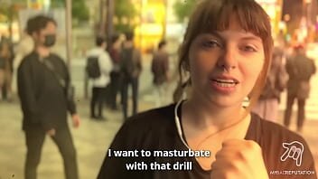 Tanara testeaza jucarii sexuale si pula unui tip