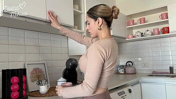 Sex cu vecina invitata la cafea care vrea si sperma in gura