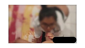 Filmeaza cu telefonu pe ascuns cand face dragoste cu secretara