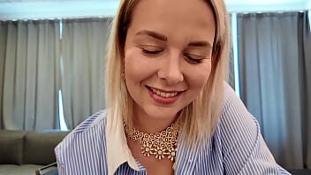 Matura dupa cina vrea sa suga pula si sa inghita sperma