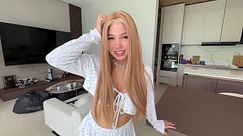 Pizda blonda dragalasa ii place sa fie fututa tare