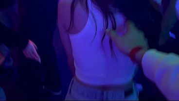 Abordata in club si fututa in toaleta publica