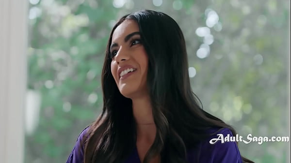 Iubita ii face masaj pe saltea si fac oral din 69