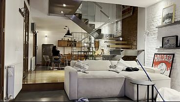 Prins de iubita panarama cand el se futea cu menajera